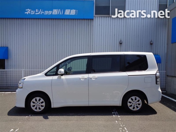 Toyota Voxy 1,8L 2013-3