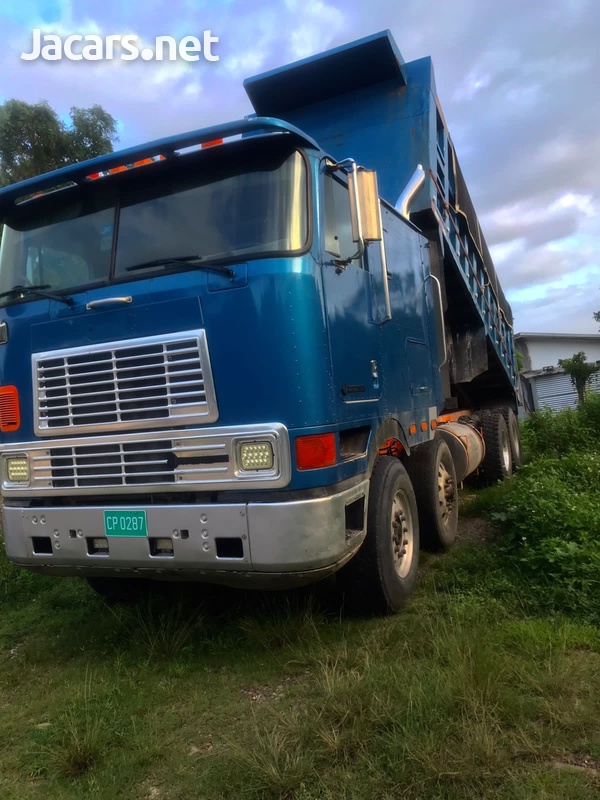 1999 Cabover international walk through-2