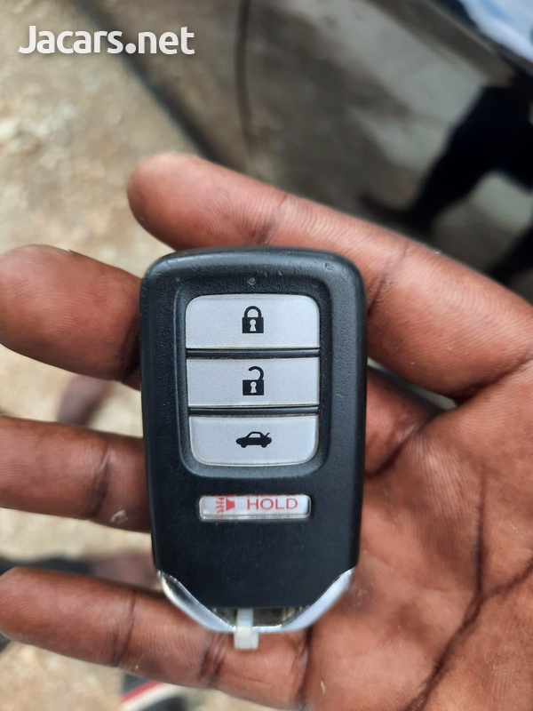 Honda Accord 2,0L 2015-8