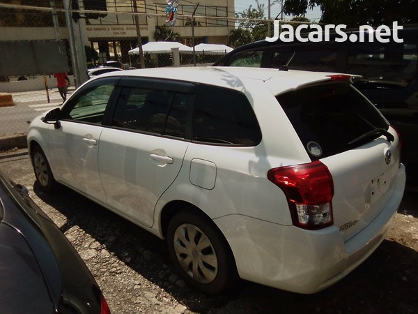 Toyota Fielder 1,5L 2013-7