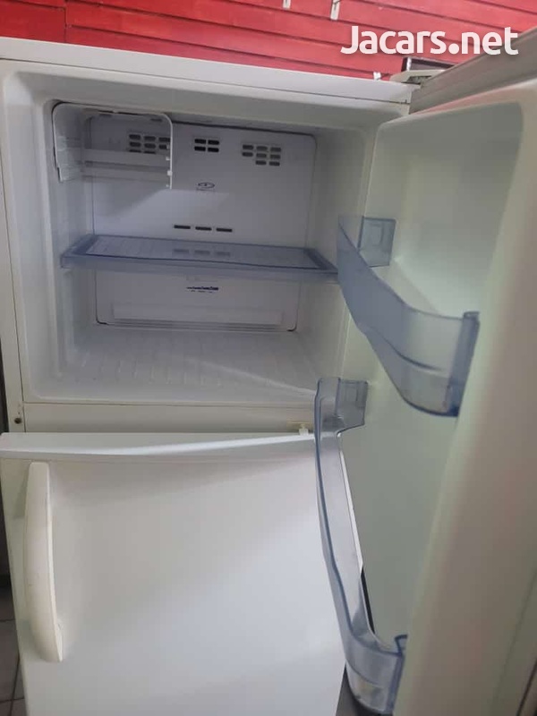 Fridigdaire Frost free-5