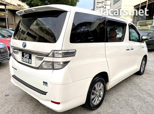 Toyota Vellfire 2,5L 2015-8