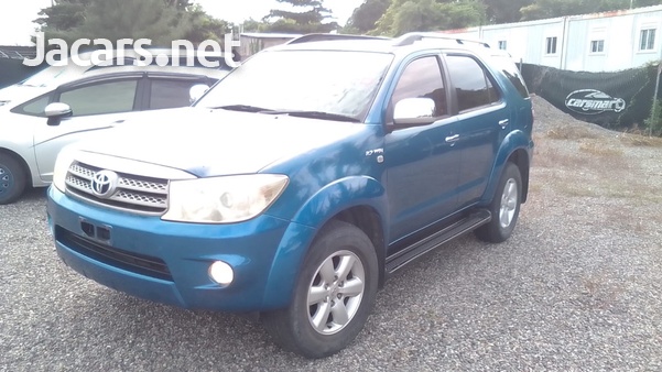 Toyota Fortuner 2,7L 2011-1
