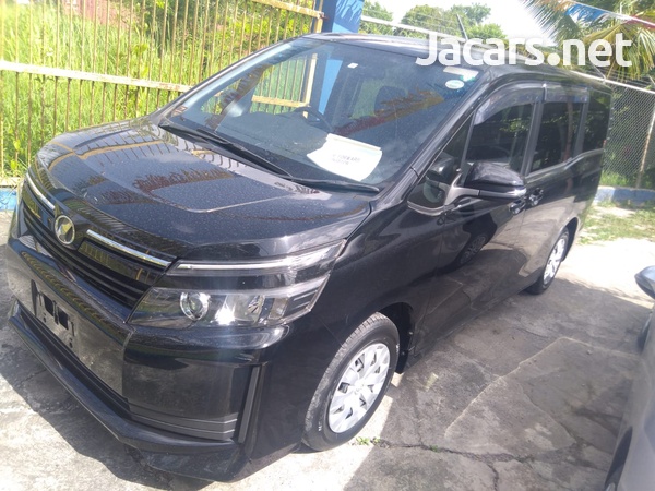Toyota Voxy 2,0L 2016-1
