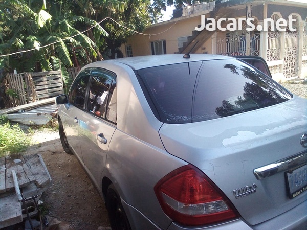 Nissan Tiida 1,5L 2011-5