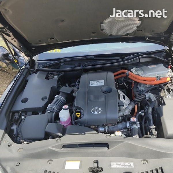 Toyota Crown 2,5L 2016-10