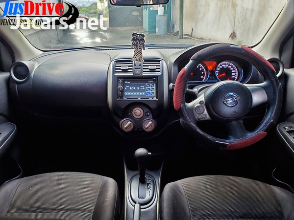 Nissan Versa 1,5L 2013-8