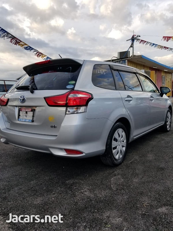 Toyota Fielder 1,8L 2016-4