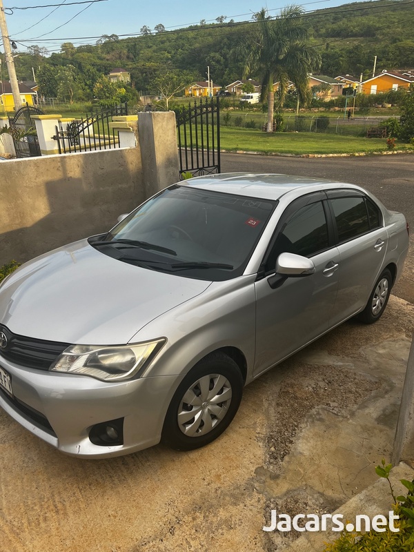 Toyota Axio 1,5L 2013