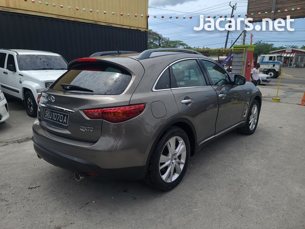 Infiniti Q70 3,7L 2015