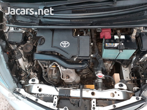 Toyota Vitz 1,0L 2015-3