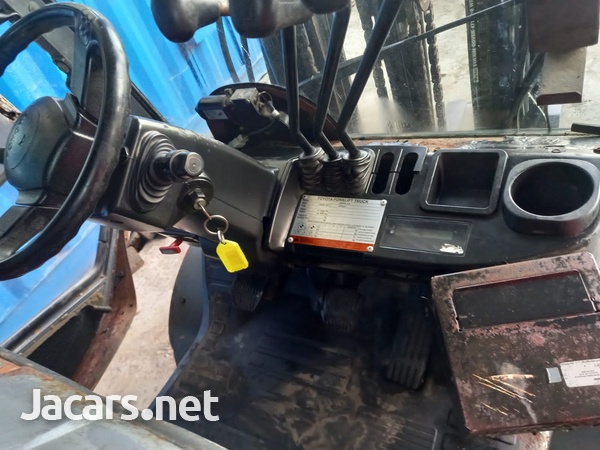 Toyota forklift-8