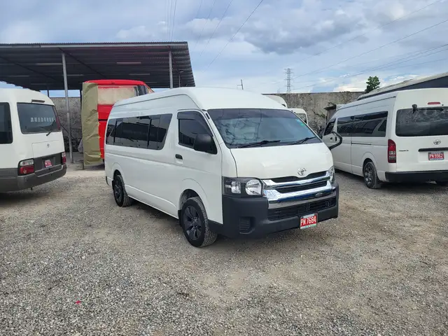 2012 Toyota Hiace, Saint James