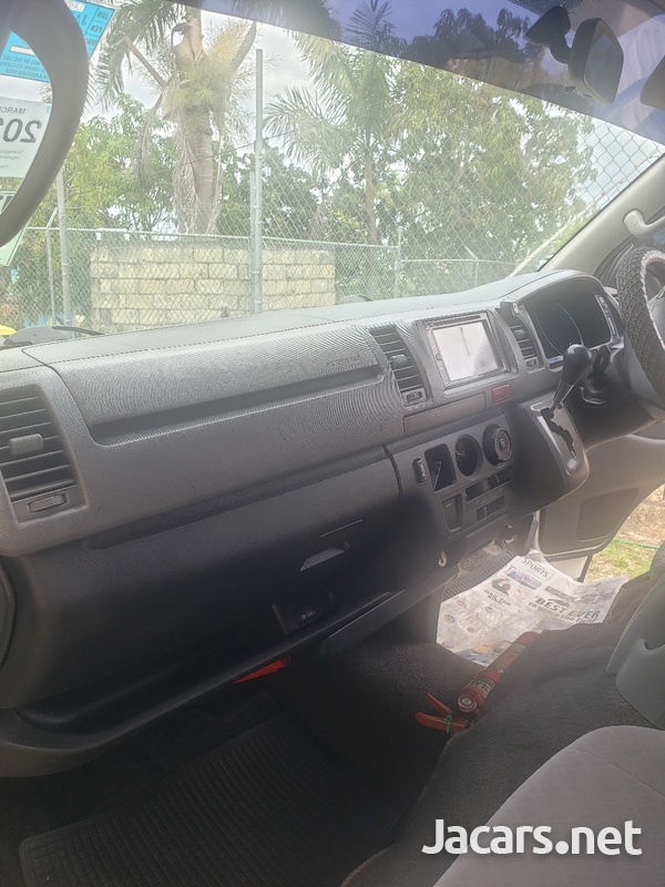 2008 Toyota Hiace-13