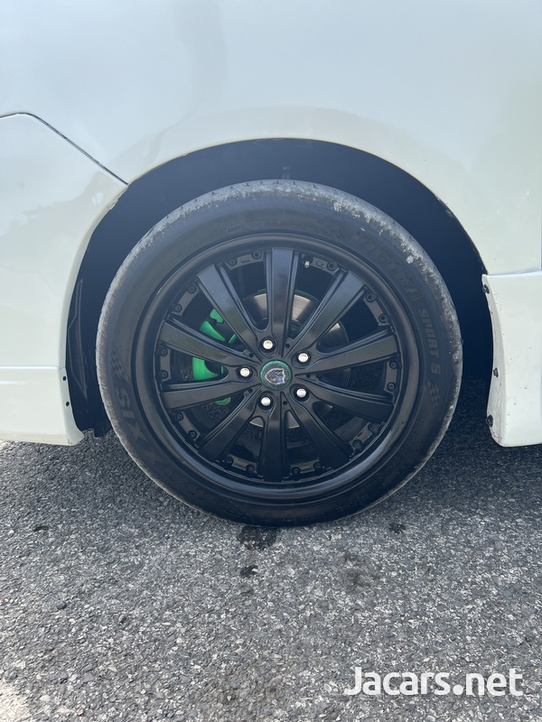 Toyota Voxy 2,0L 2012-2
