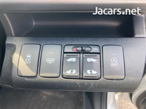 Honda Stepwgn Spada 1,8L 2013-9