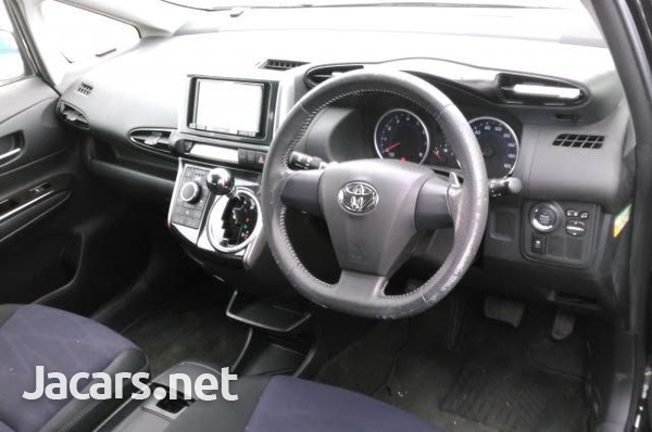 Toyota Wish 1,8L 2014-4