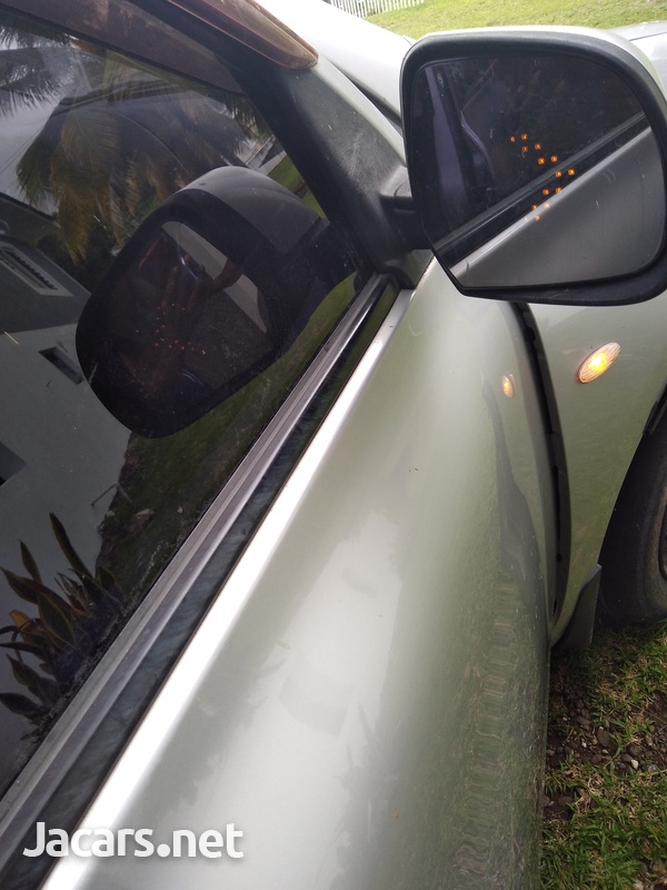 Nissan March 1,2L 2011-11