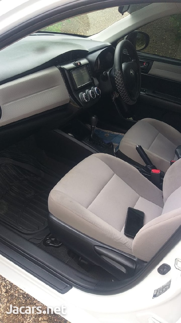 Toyota Axio 1,5L 2015-6