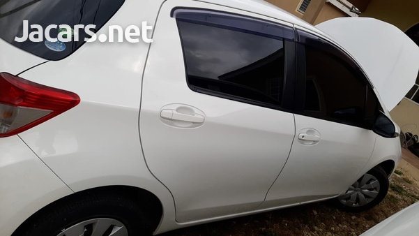 Toyota Vitz 1,3L 2014-1