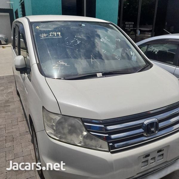 Honda Stepwgn 2,0L 2015-2