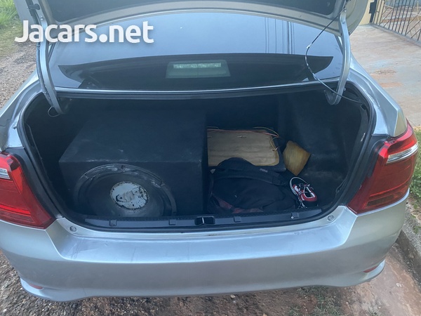 Toyota Axio 1,3L 2016-4