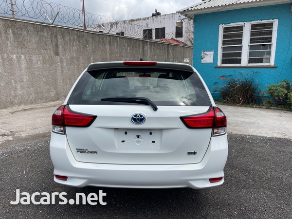 Toyota Fielder 1,5L 2016-7