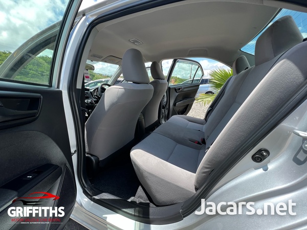 Toyota Axio 1,5L 2017-10
