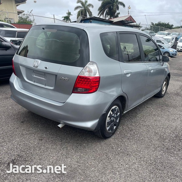 Honda Fit 1,3L 2004-3