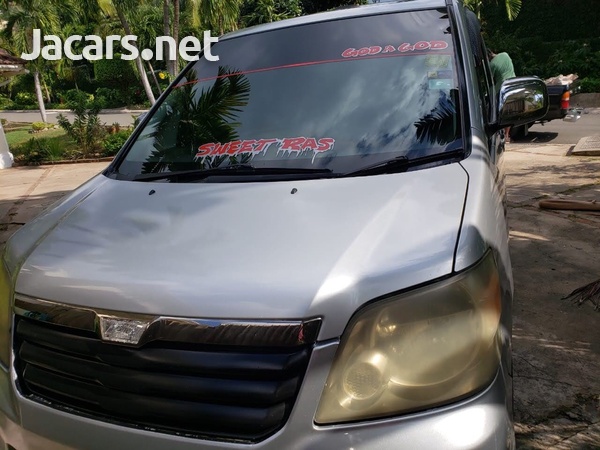 Toyota Noah 1,9L 2003-9