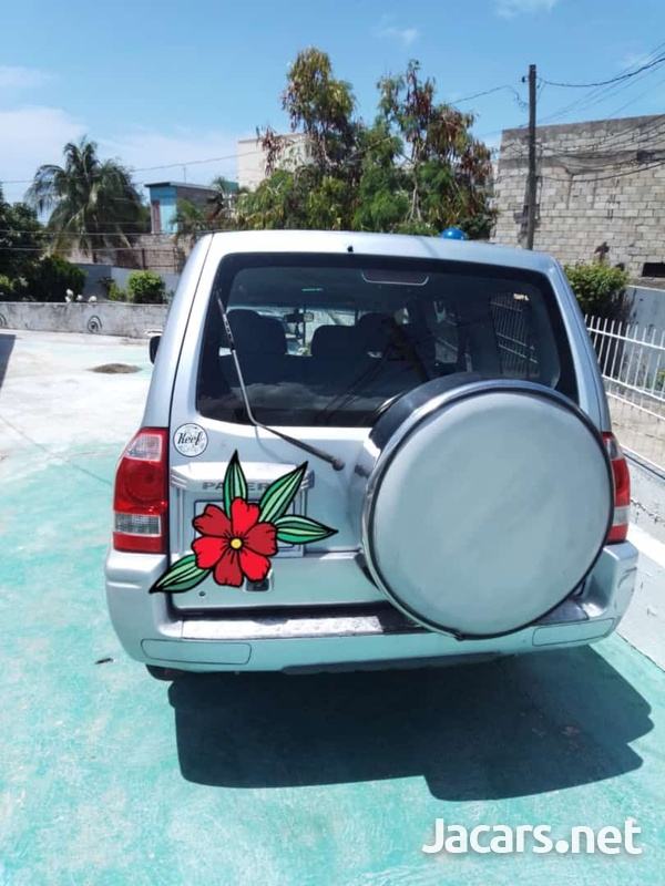 Mitsubishi Pajero 2,0L 2004-1