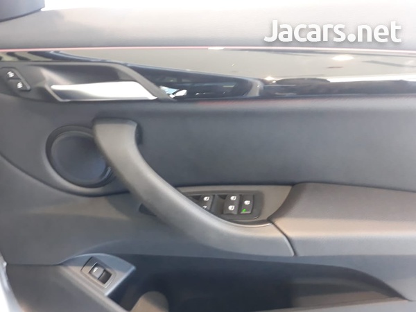 BMW X1 1,9L 2019-10