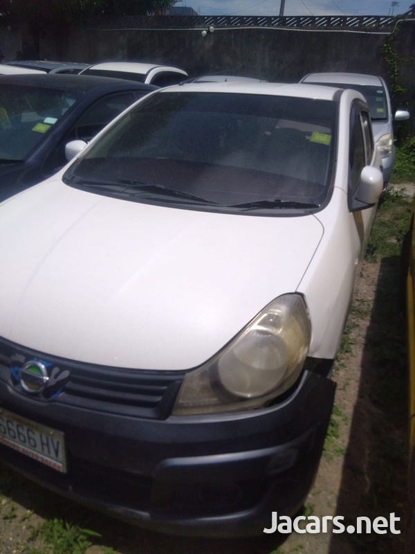 Nissan AD Wagon 1,5L 2013-1