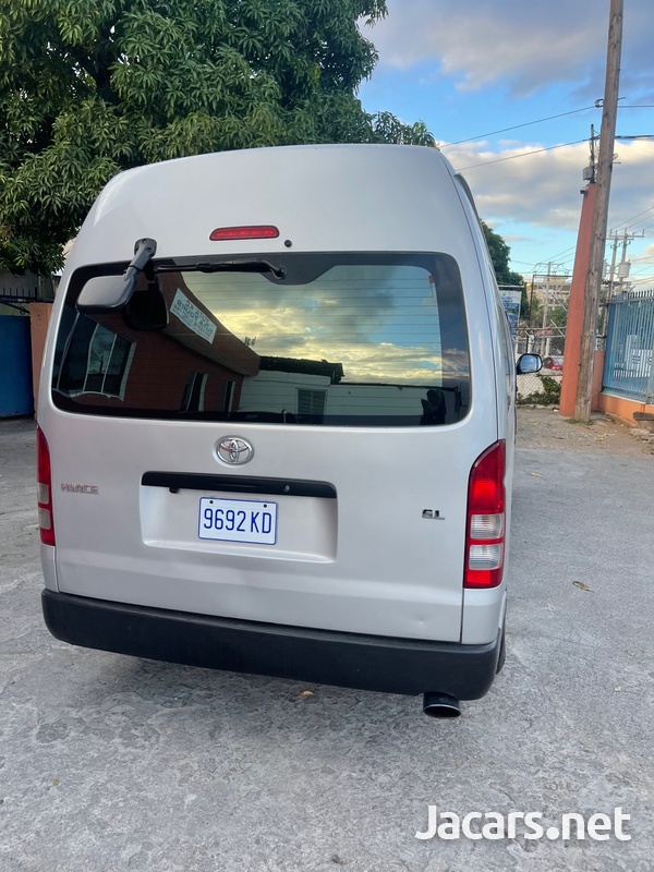 Toyota Hiace 2,7L 2014-9