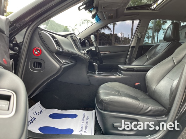 Toyota Crown 2,5L 2014-8