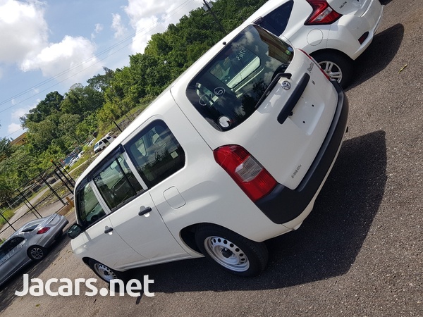 Toyota Probox 1,3L 2018-6