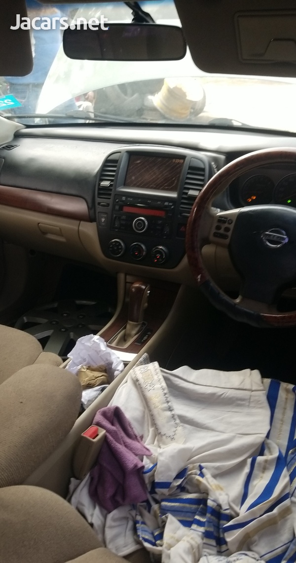 Nissan Bluebird 2,0L 2005-5