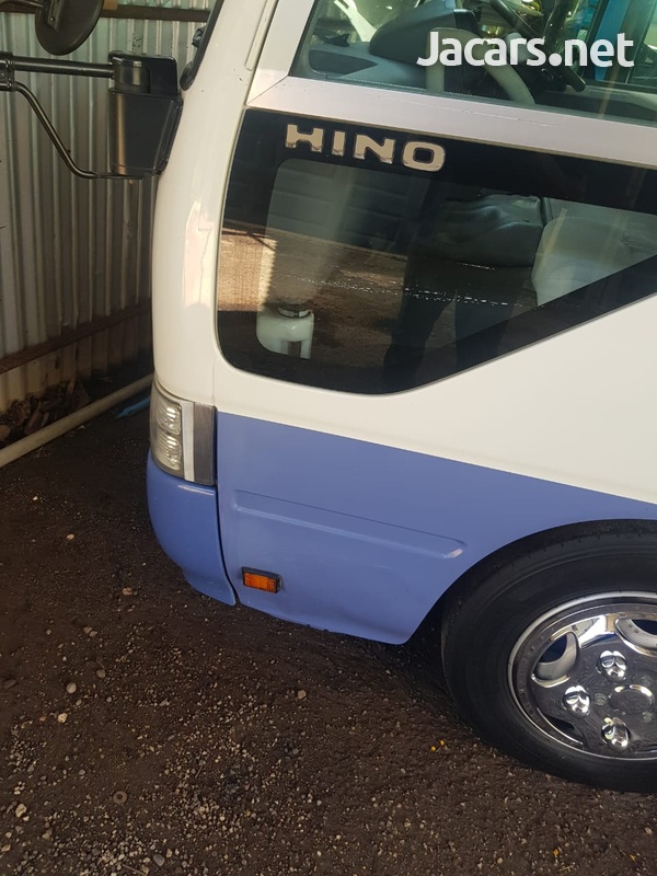 2009 Toyota Hino-16