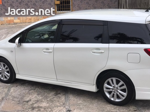 Toyota Wish 1,8L 2012-4