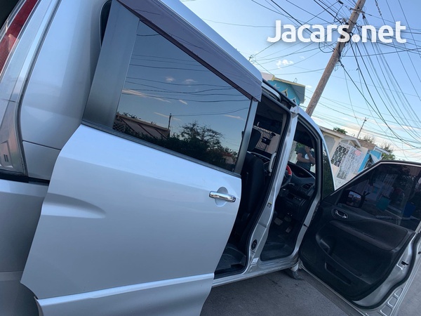 Nissan Serena 2,0L 2011-2