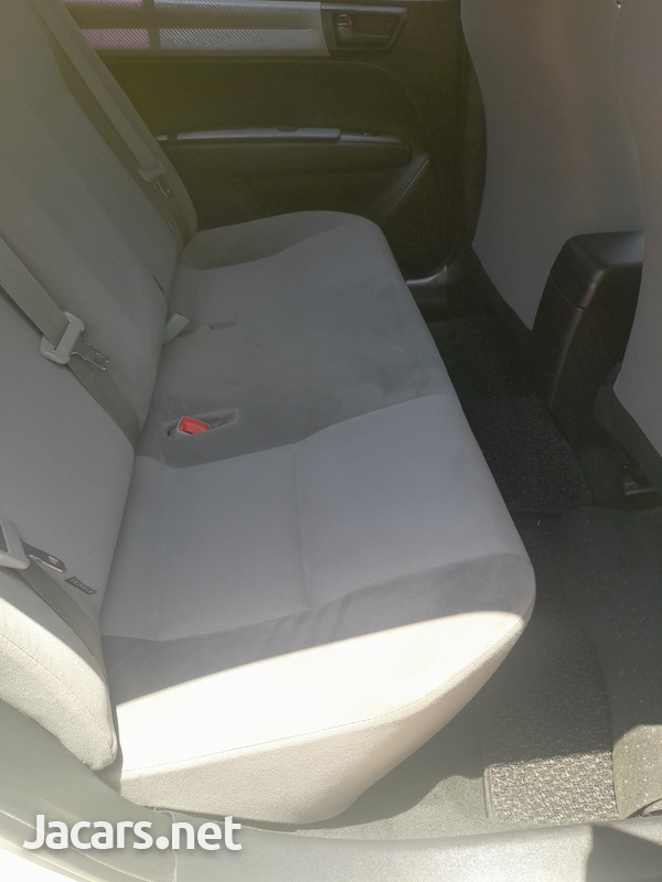 Toyota Axio 1,5L 2014-6