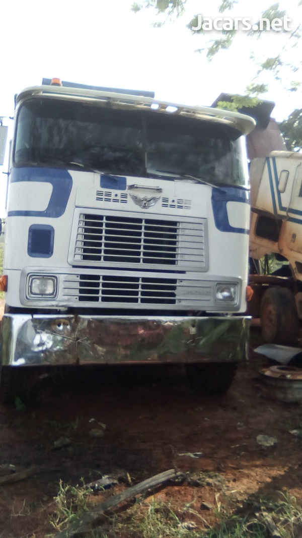 International Truck-3