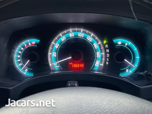 Toyota Isis 1,8L 2010-1