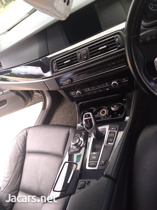 BMW 5-Series 2,3L 2011-5