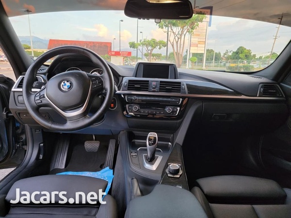BMW 3-Series 2,0L 2018-5