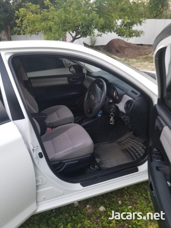 Toyota Axio 1,5L 2014-4