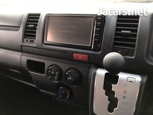 Toyota Hiace 3,0L 2016-9
