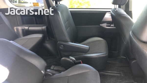2013 Toyota Voxy-8