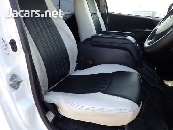 Toyota Hiace 2,0L 2014-7