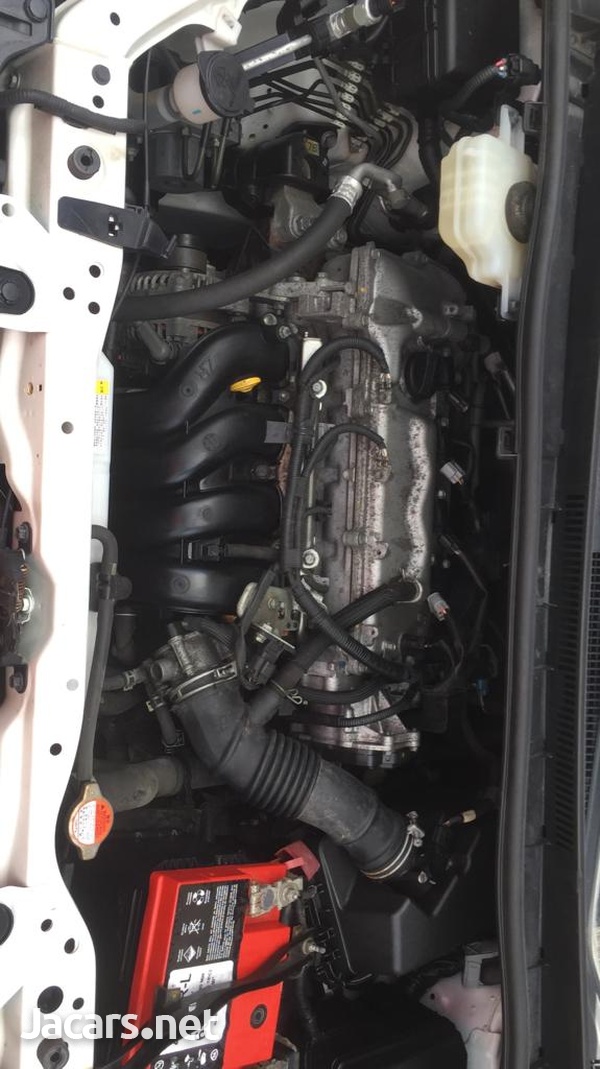 Toyota Voxy 2,0L 2016-10
